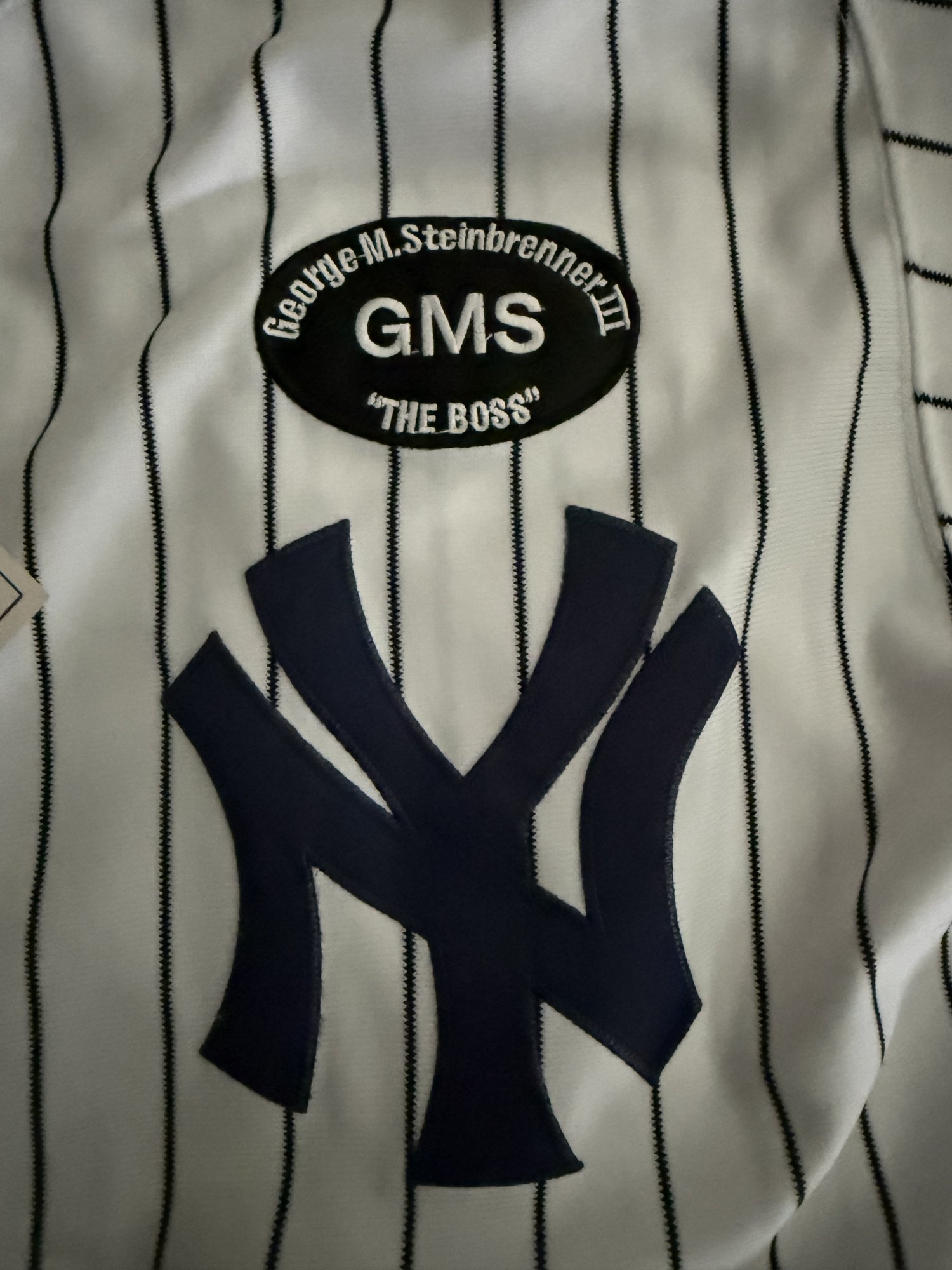 Derek Jeter signed Jersey with Bob Sheppard and George Steinbrenner patches - Image 4