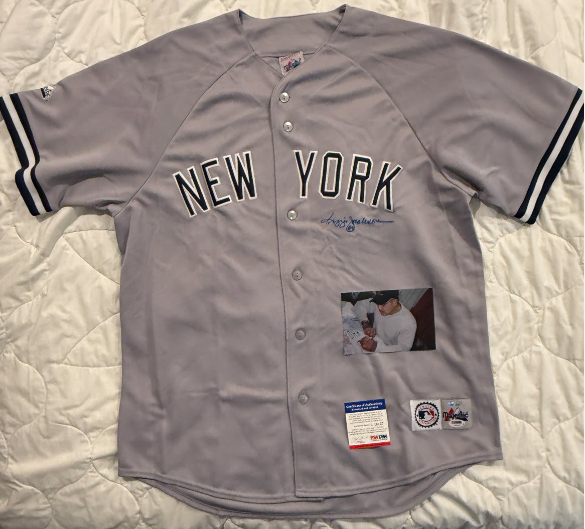 Reggie Jackson signed unframed Jersey New York Yankees (PSA/DNA COA)